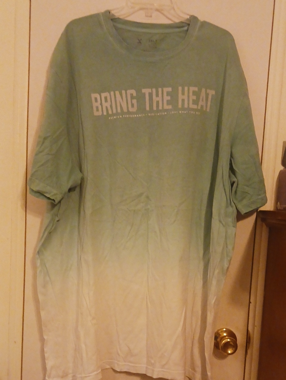 Xersion 'Bring The Heat' Ombre Green to White Short Sleeve Tee